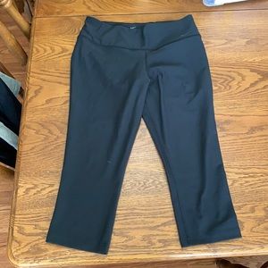 Brand New Nike Legend Tight Fit Crop